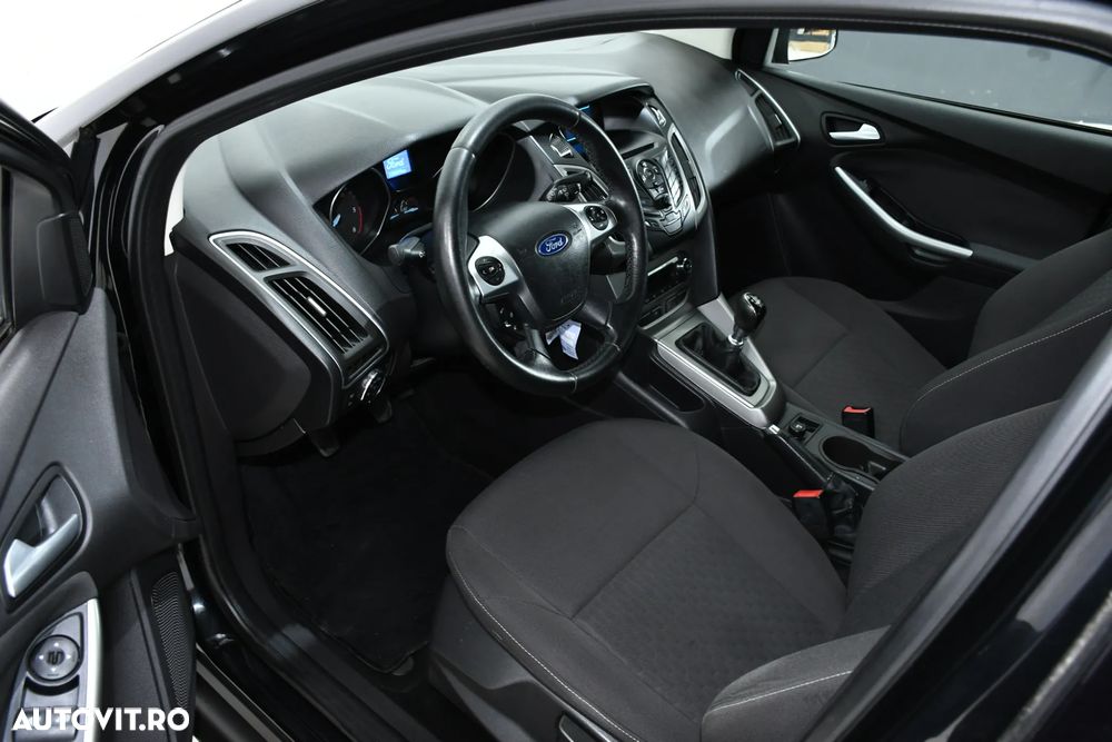 Ford Focus Turnier 1.6 TDCi DPF Titanium - 12