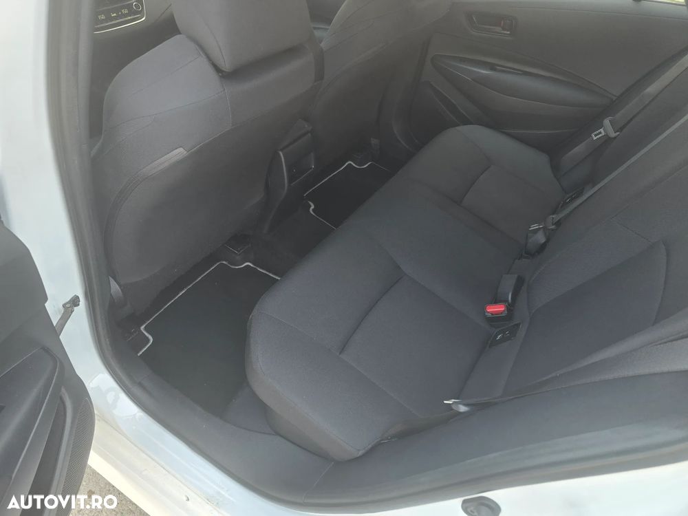Toyota Corolla - 9