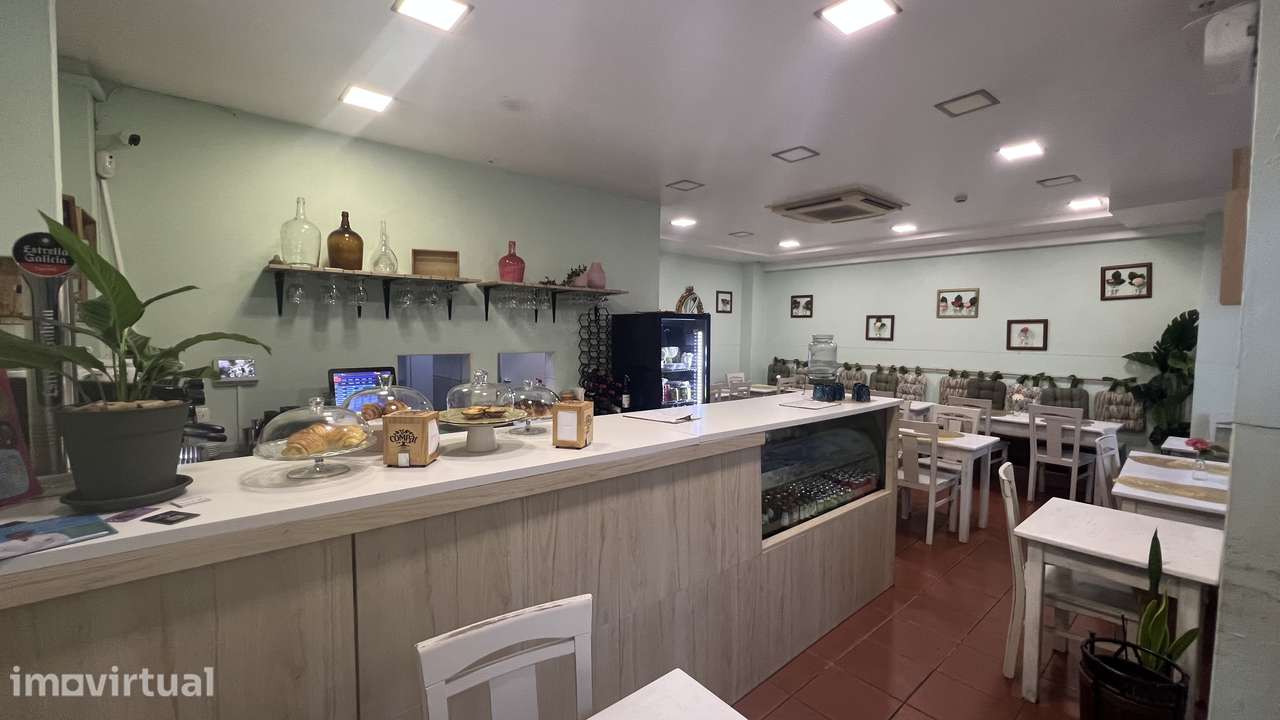 Imóvel comercial com montra, ar condicionado e acessibilidade - Grande imagem: 2/2