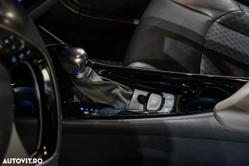 Toyota C-HR - 14
