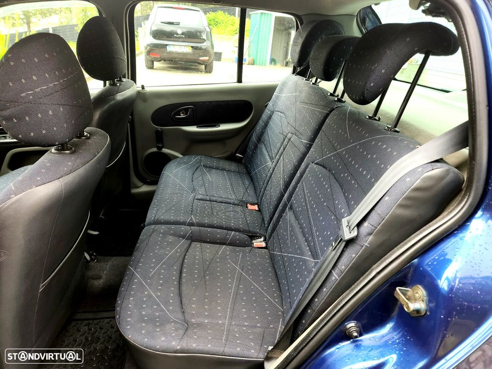 Renault Clio 1.2 16V Privilège - 12