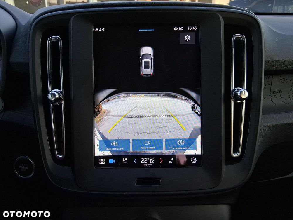 Volvo XC 40 - 25
