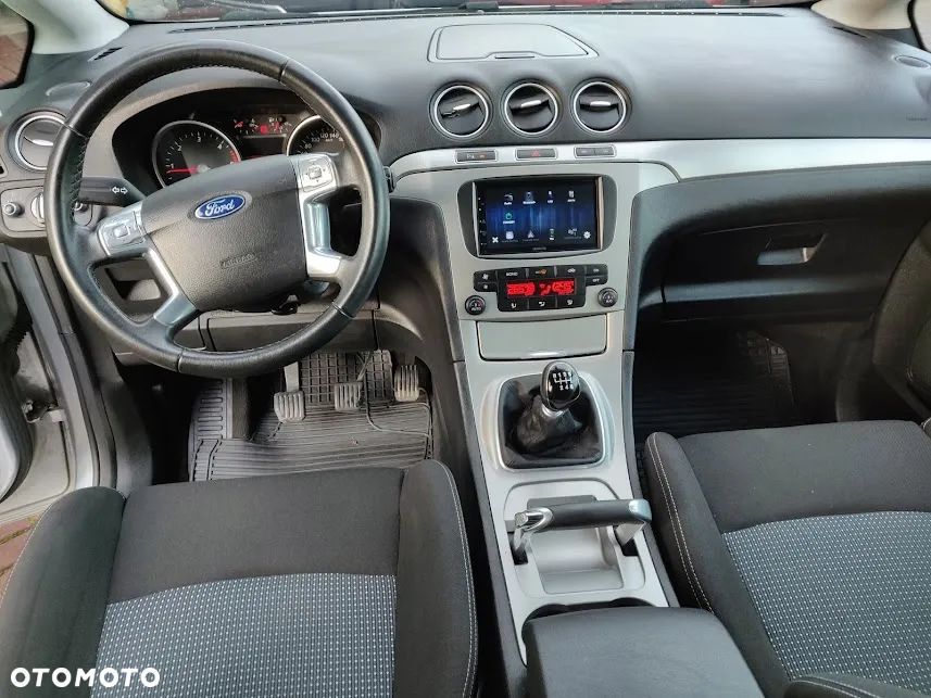 Ford S-Max - 12