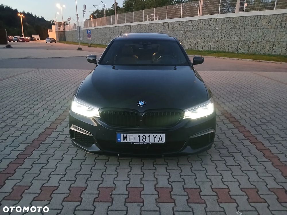 BMW Seria 5 M550i xDrive sport - 15