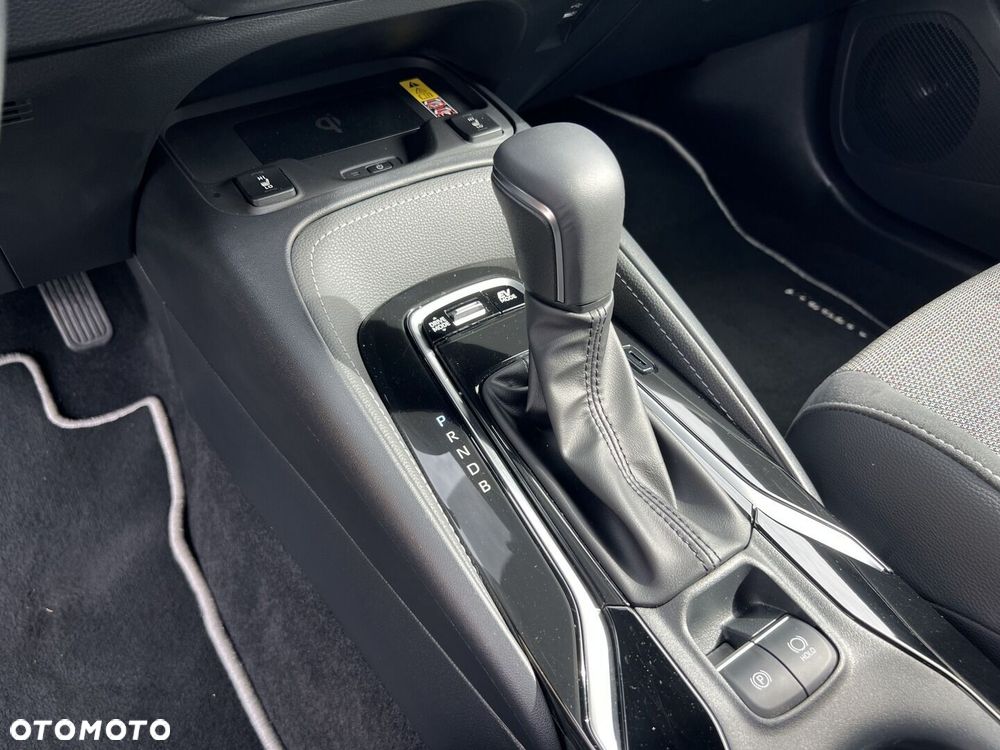 Toyota Corolla 1.8 Hybrid Style - 17