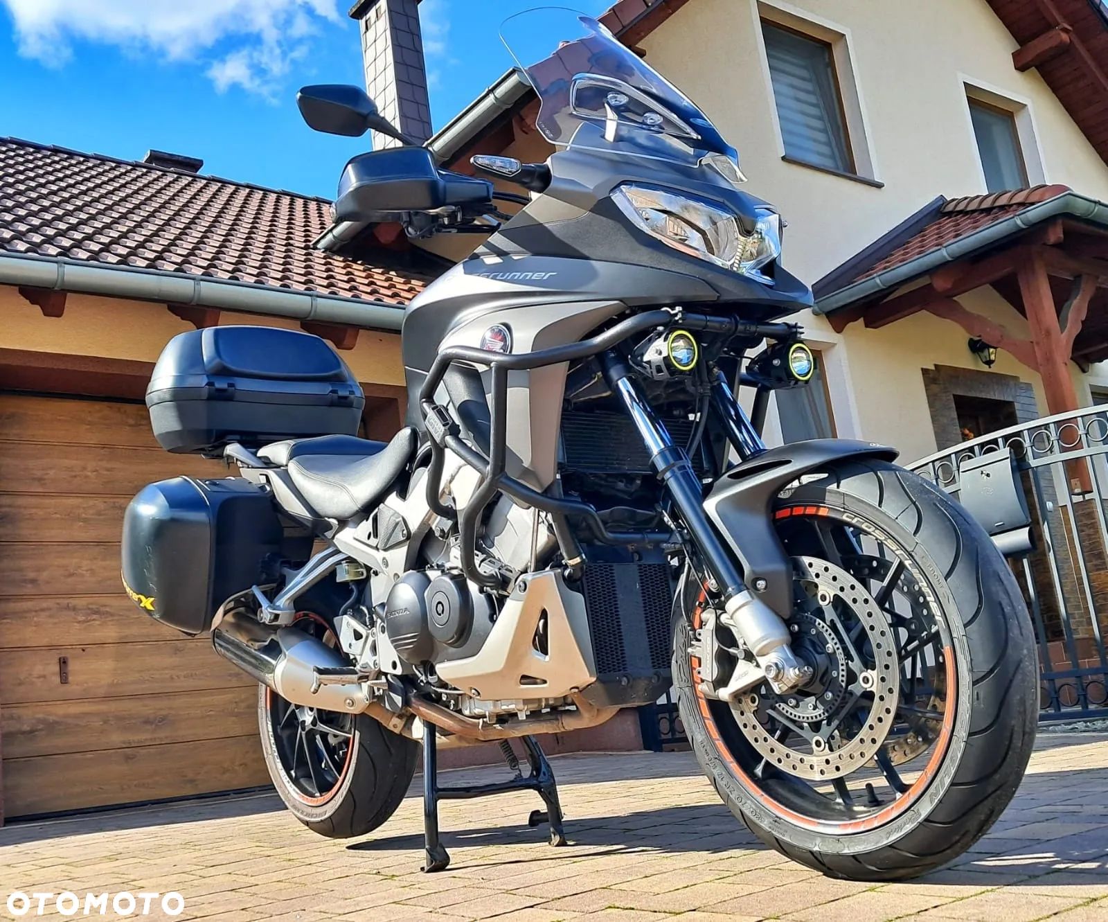 Honda VFR - 1