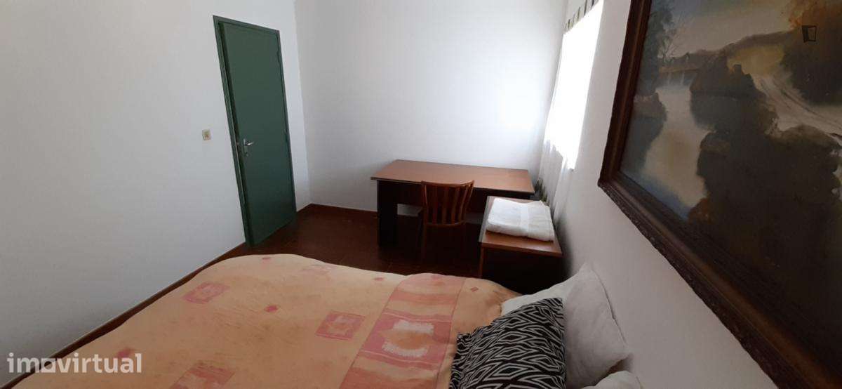 Quarto - localizado em Leiria - Grande imagem: 2/11