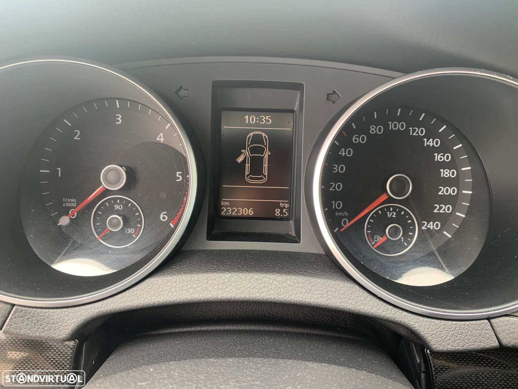 VW Golf 2.0 TDi BlueMotion Confortline - 12