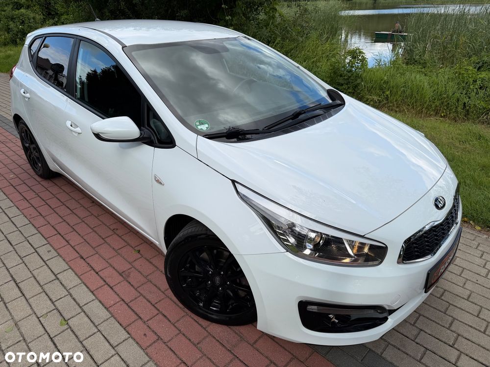 Kia Ceed 1.4 CVVT Dream Team Edition - 26