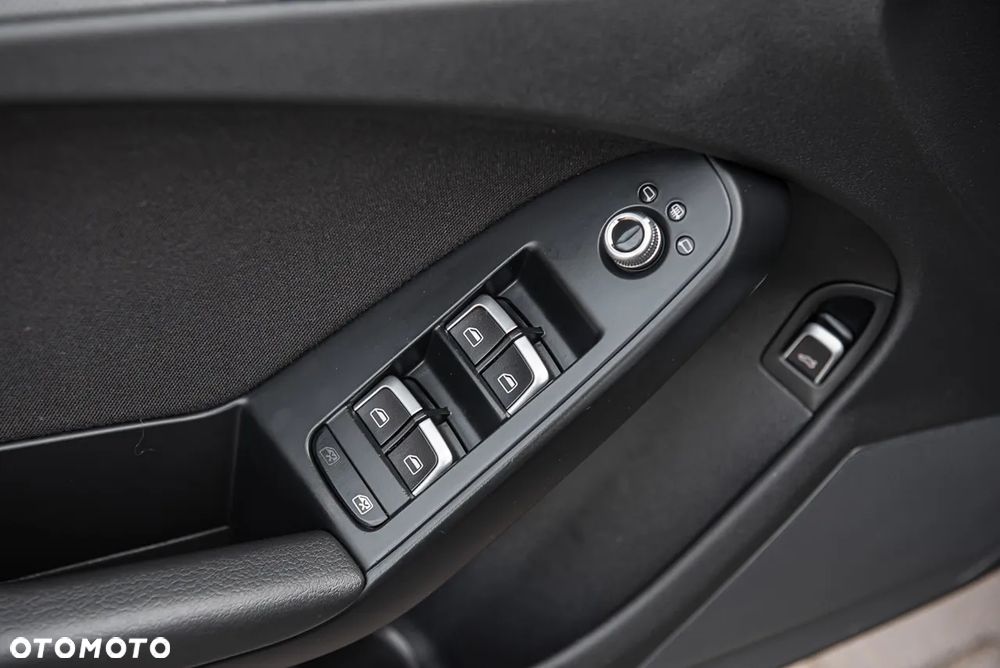 Audi A4 ver-avant-2-0-tdi-ultra-s-tronic-sport - 16