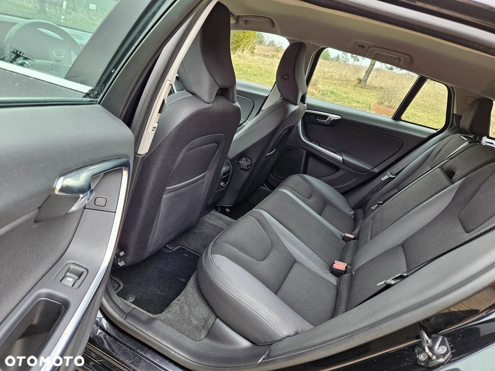 Volvo V60 D2 Kinetic - 23