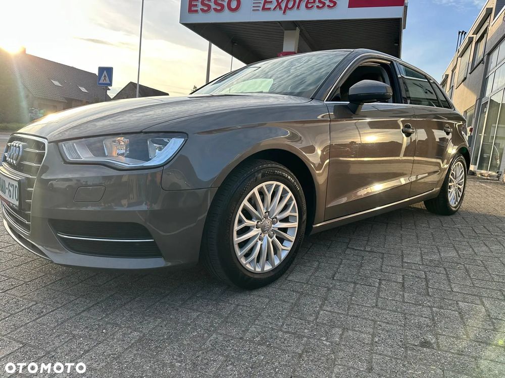Audi A3 Sportback 1.6 TDI S line Sportpaket - 5