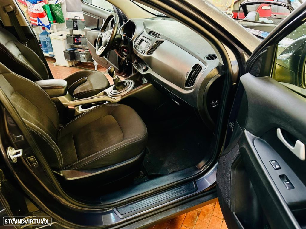 Kia Sportage 1.7 CRDI ISG Silver - 13