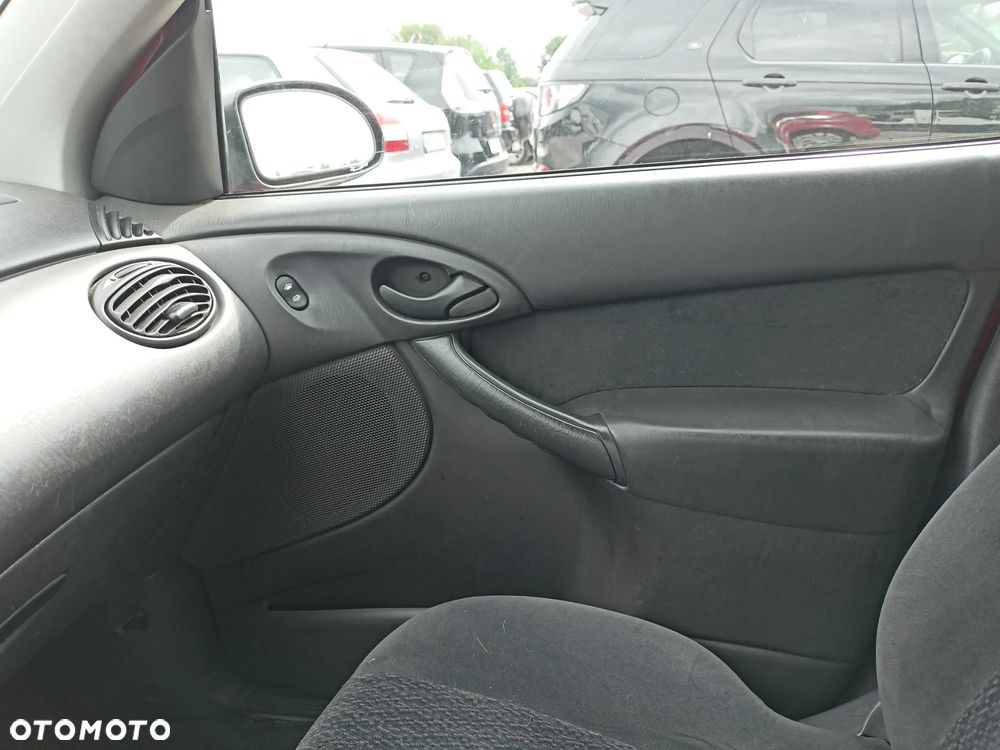 Ford Focus 1.6 Ambiente - 13