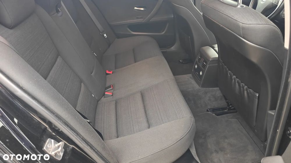 BMW Seria 5 520i - 23