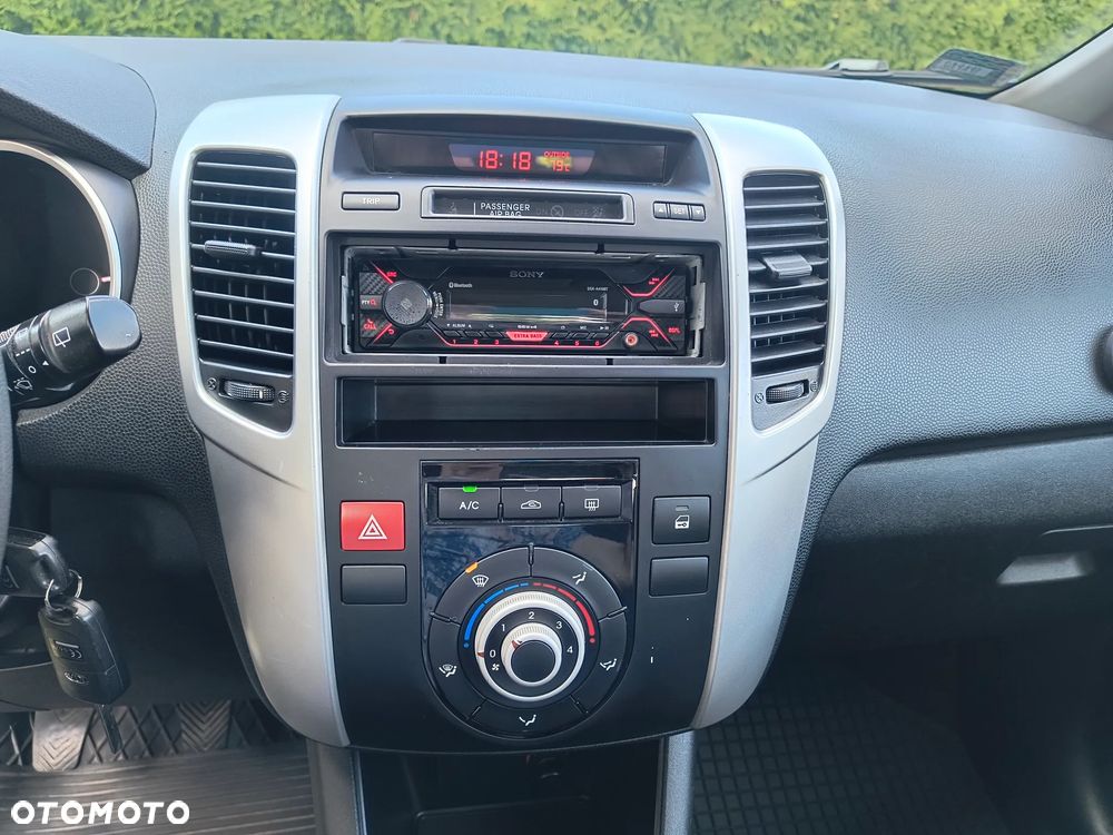 Kia Venga - 16