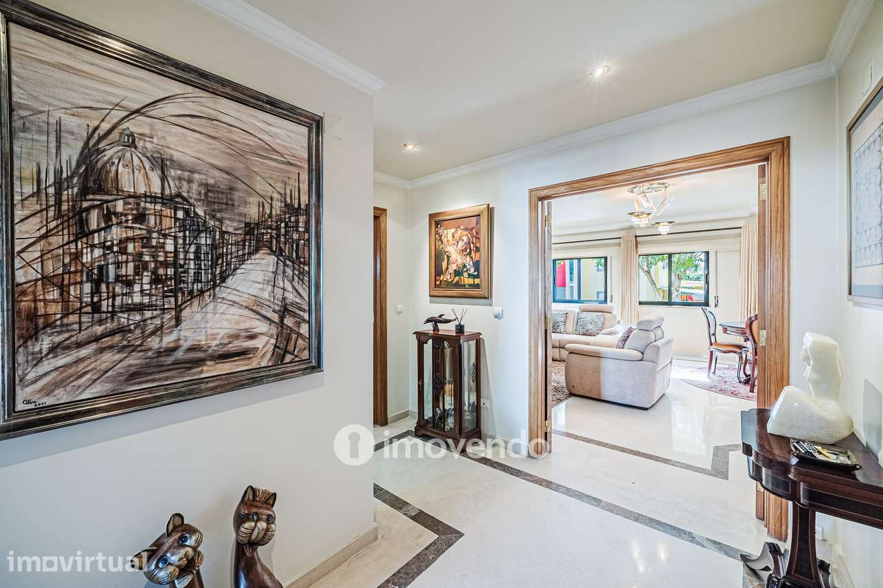 Apartamento T2 exclusivo, com garagem, em Paço de Arcos - Grande imagem: 2/41