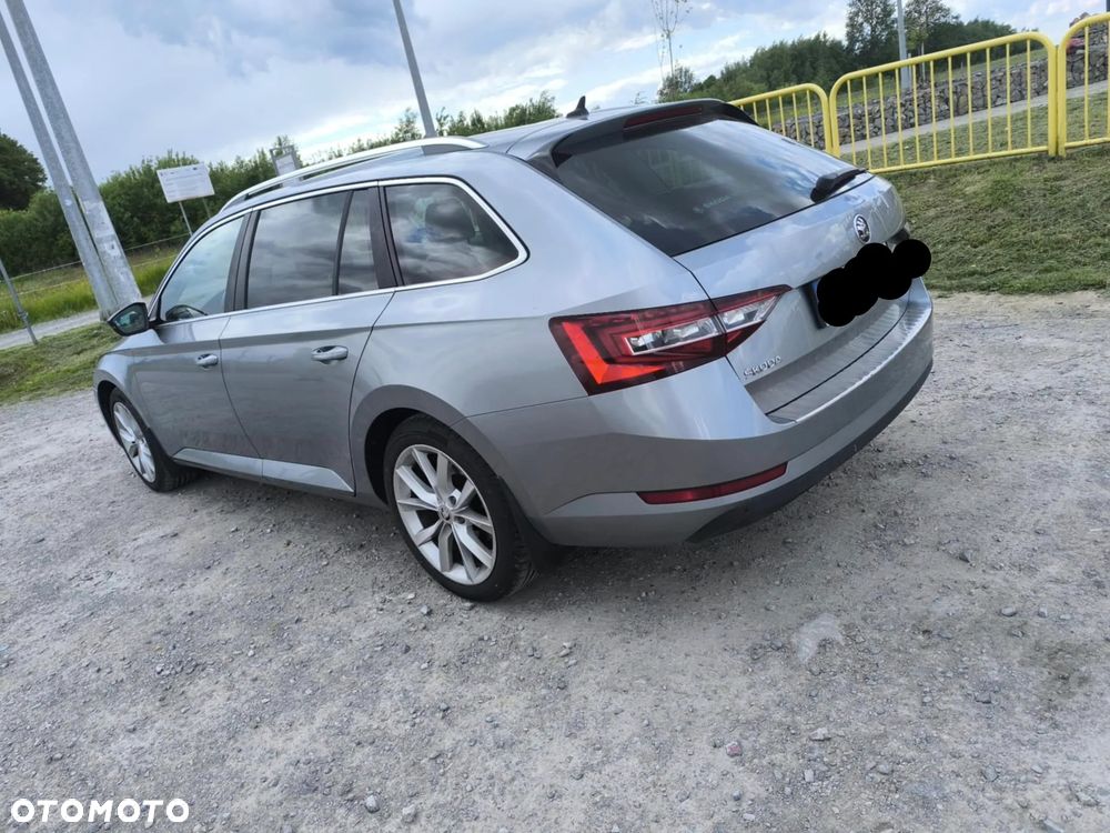Skoda Superb 2.0 TDI Ambition DSG - 10