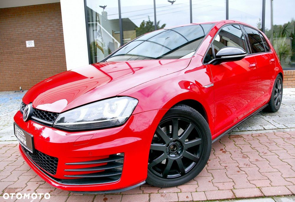 Volkswagen Golf - 33