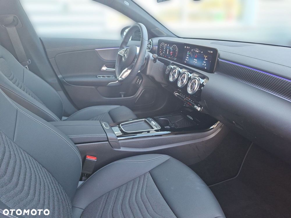 Mercedes-Benz CLA - 16