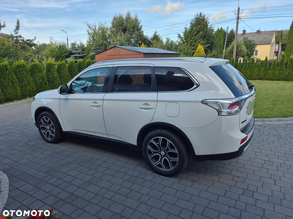 Mitsubishi Outlander 2.2 DI-D 4WD Plus - 8