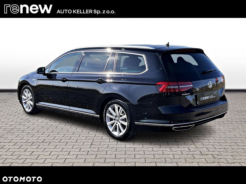 Volkswagen Passat - 4