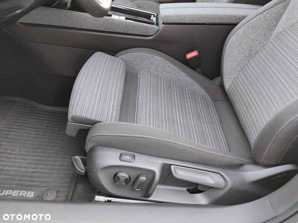 Skoda Superb 1.5 TSI mHEV Selection DSG - 13
