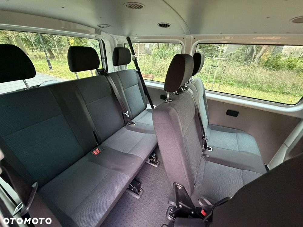 Volkswagen Transporter - 24