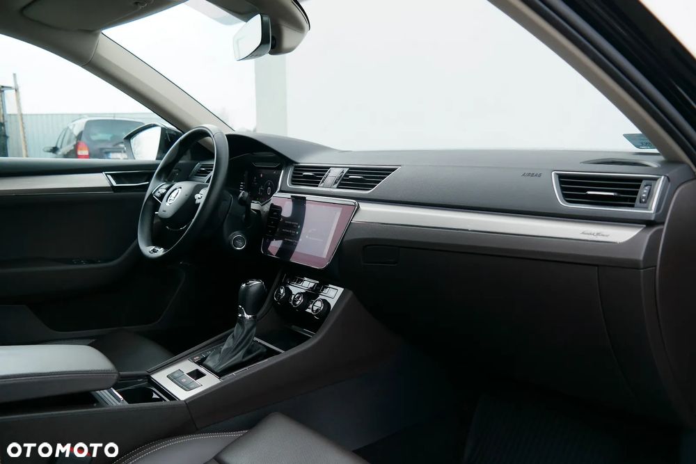 Skoda Superb 2.0 TSI L&K DSG - 9