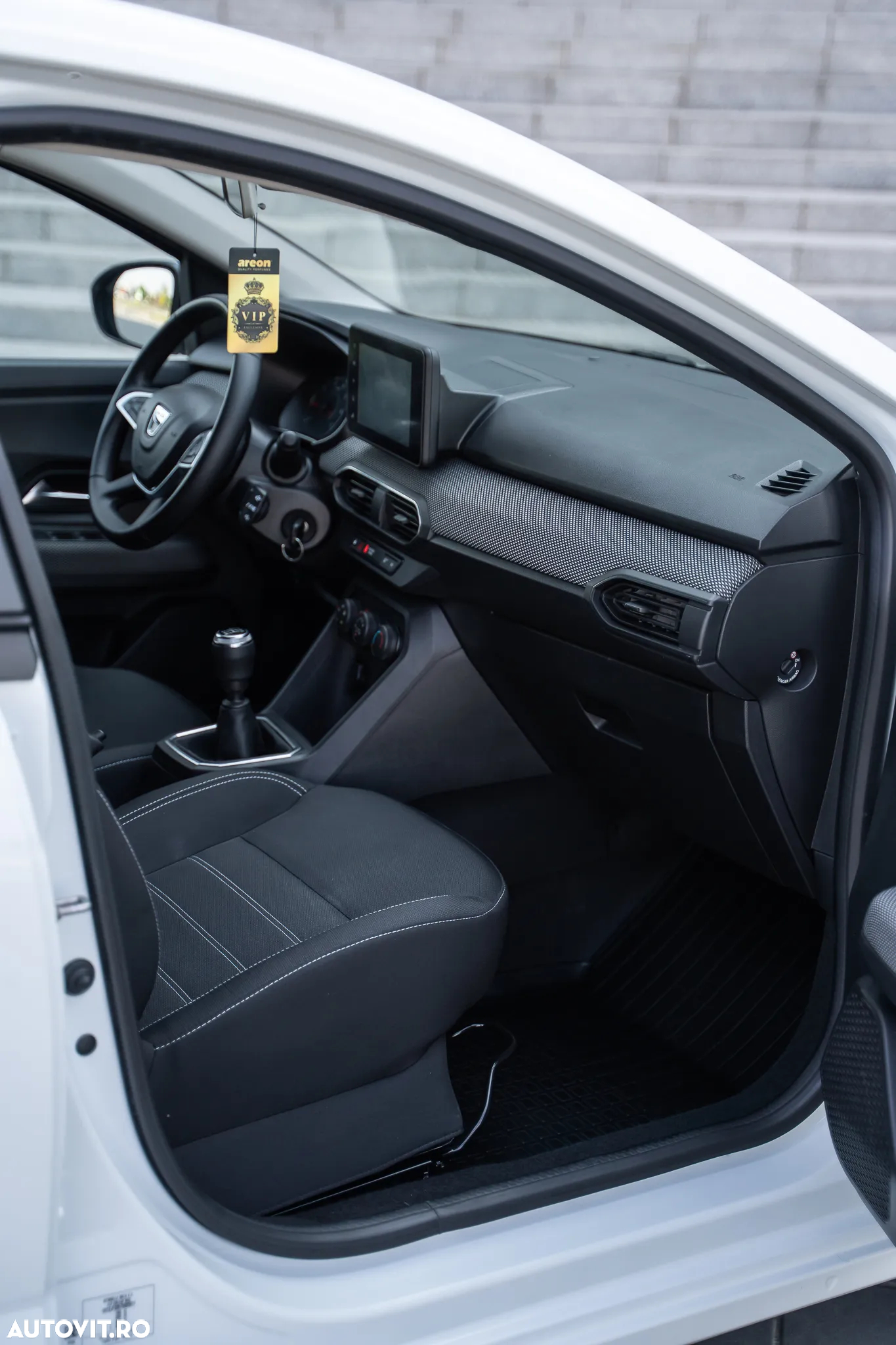 Dacia Logan TCe 90 MT6 Expression - 6