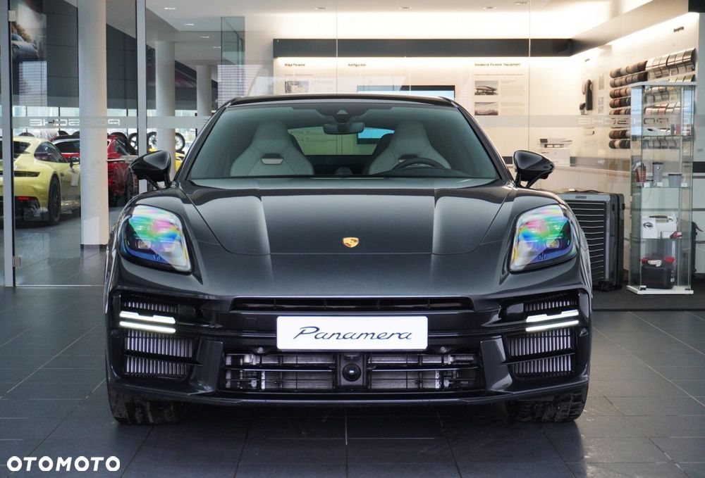 Porsche Panamera - 4