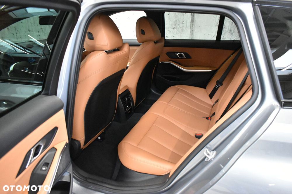 BMW Seria 3 - 24