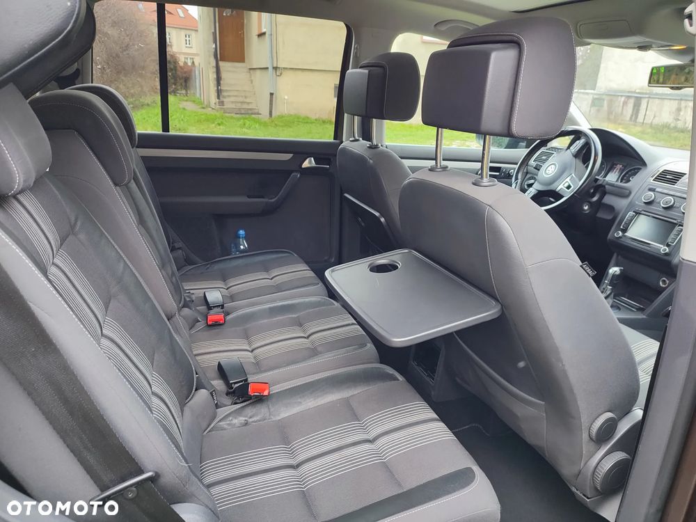 Volkswagen Touran 2.0 TDI DPF Highline DSG - 14