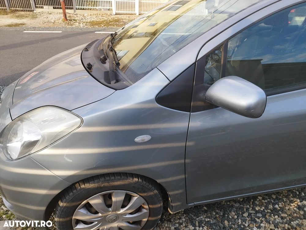Toyota Yaris - 5