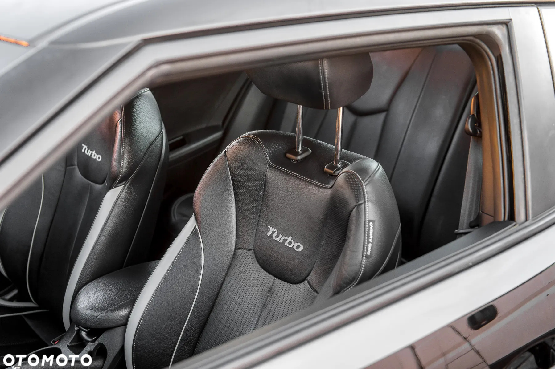 Hyundai Veloster 1.6 Turbo Premium - 15