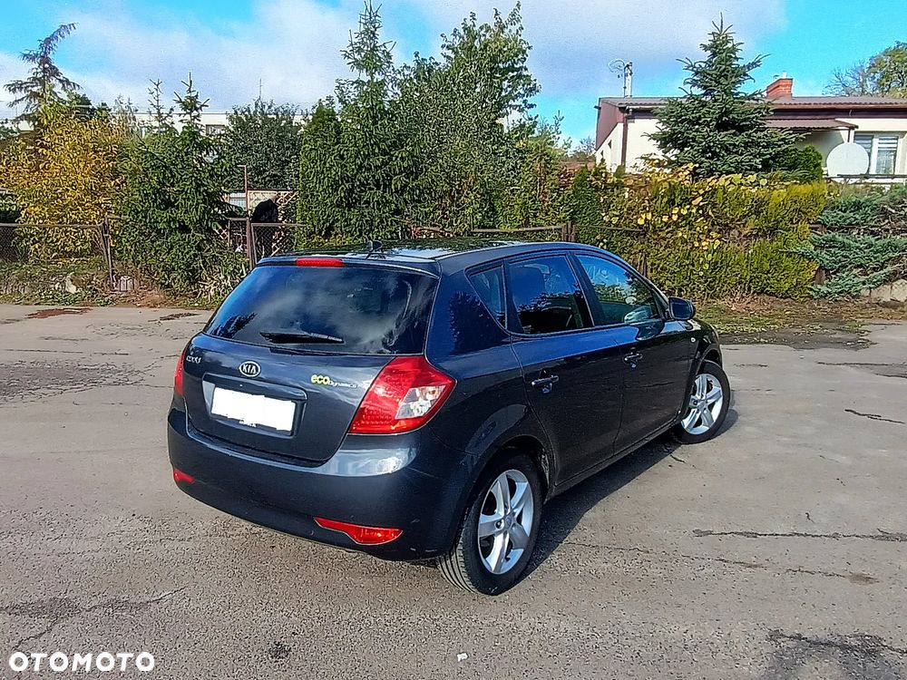 Kia Ceed - 7
