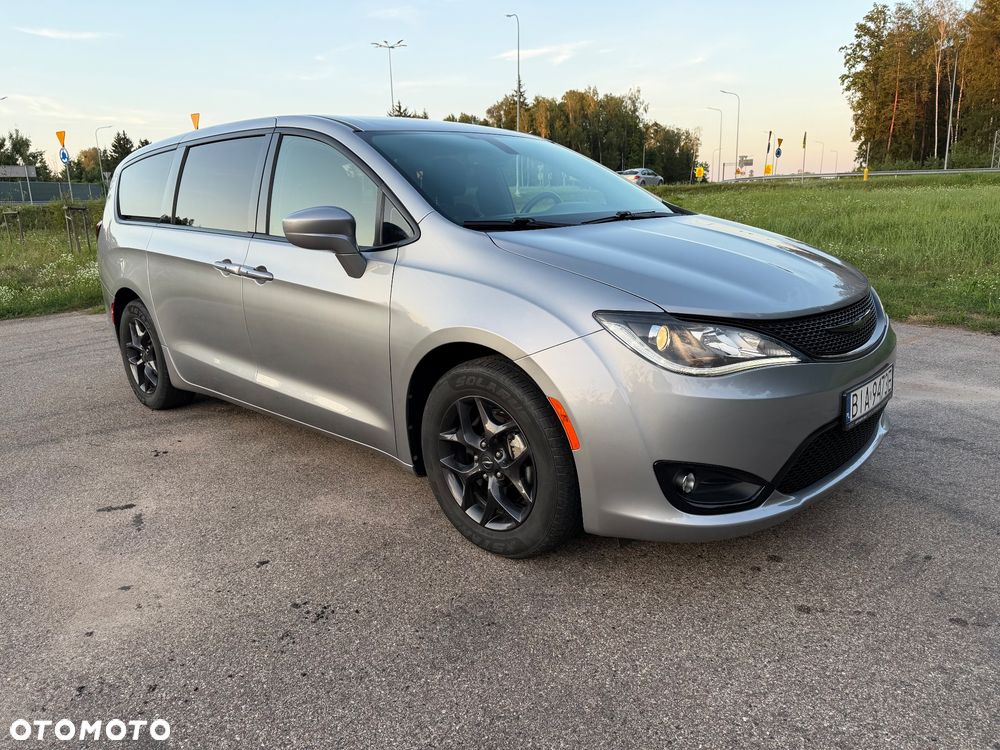 Chrysler Pacifica - 7