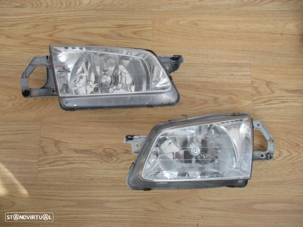 Farol Optica Mazda 323 Esquerdo Direito