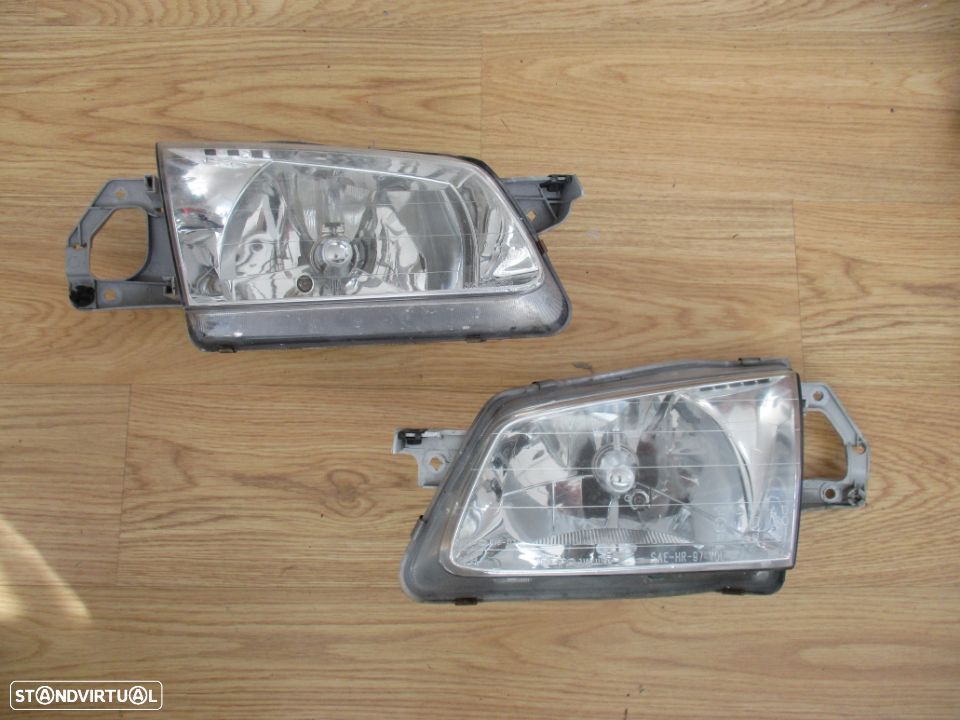 Farol Optica Mazda 323 Esquerdo Direito - 1