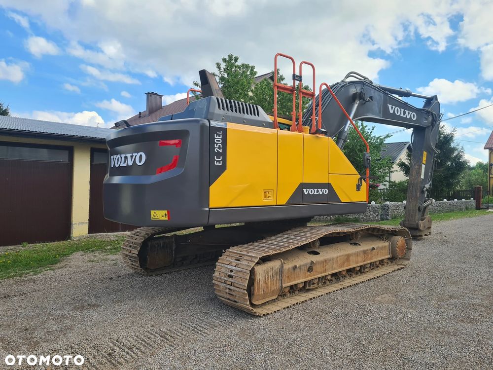 Volvo EC 250 EL - 3