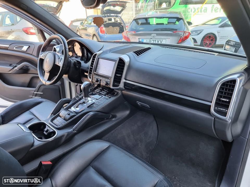 Porsche Cayenne S - 2