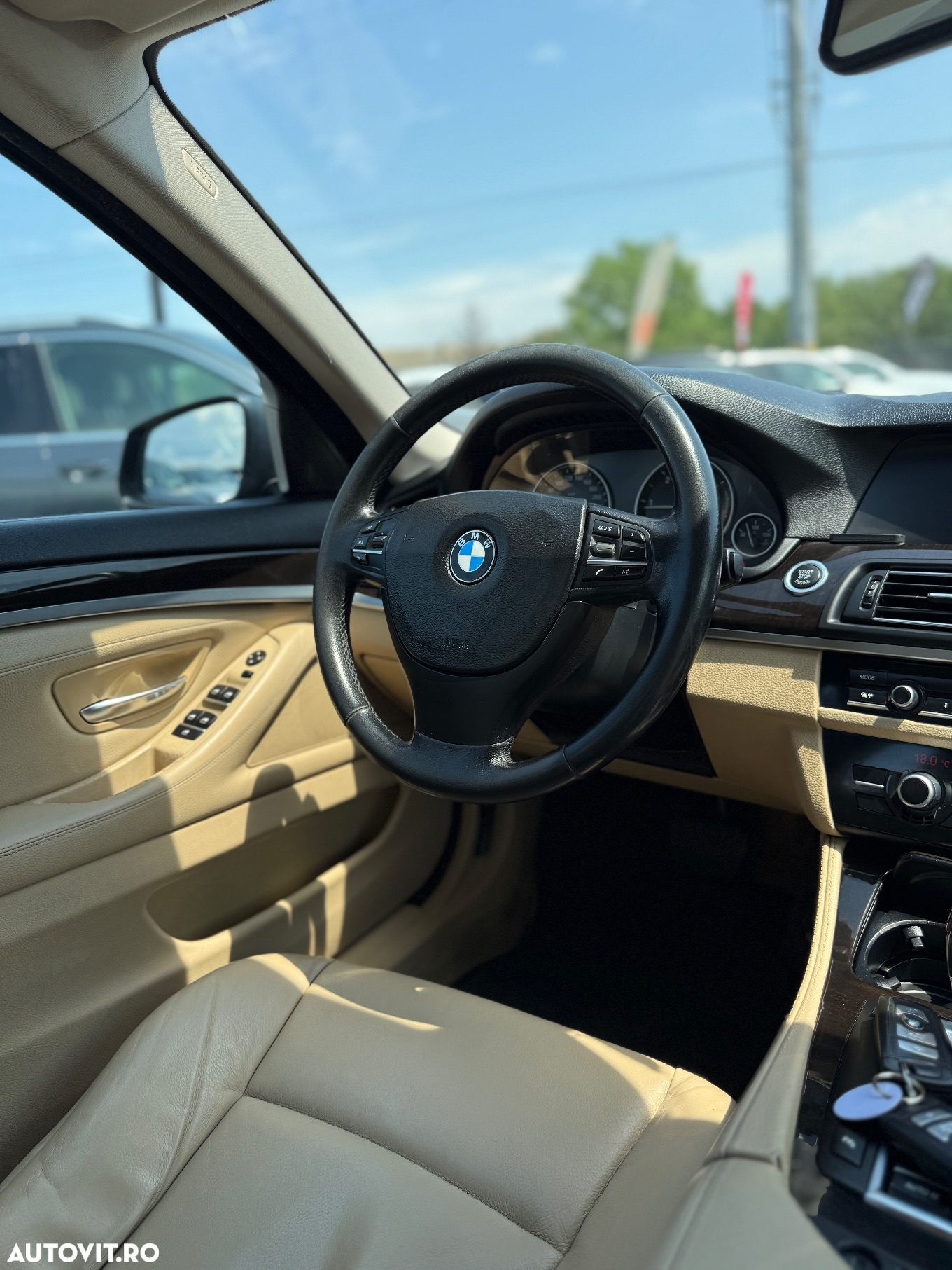 BMW Seria 5 520d Sport-Aut. - 12