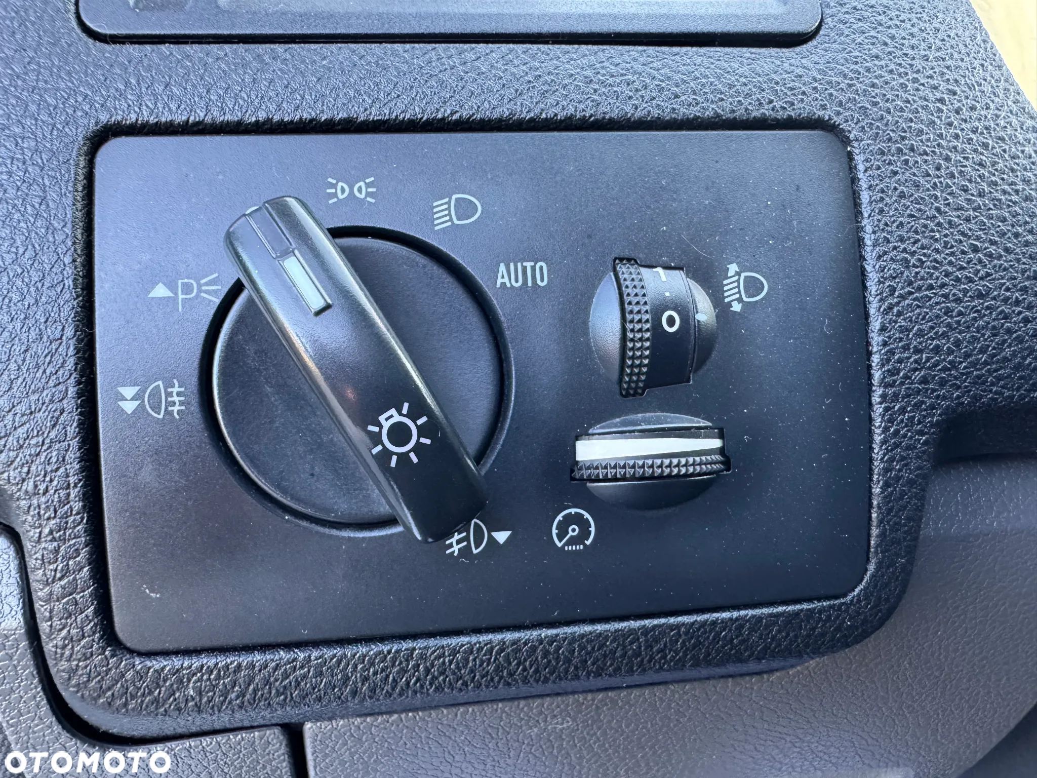 Ford Kuga 2.0 TDCi 2x4 Titanium - 22