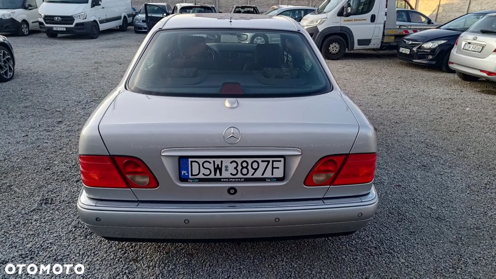 Mercedes-Benz Klasa E - 3