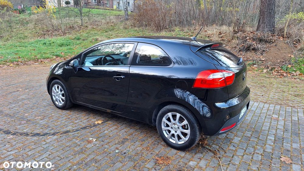 Kia Rio 1.2 Dream-Team Edition - 12