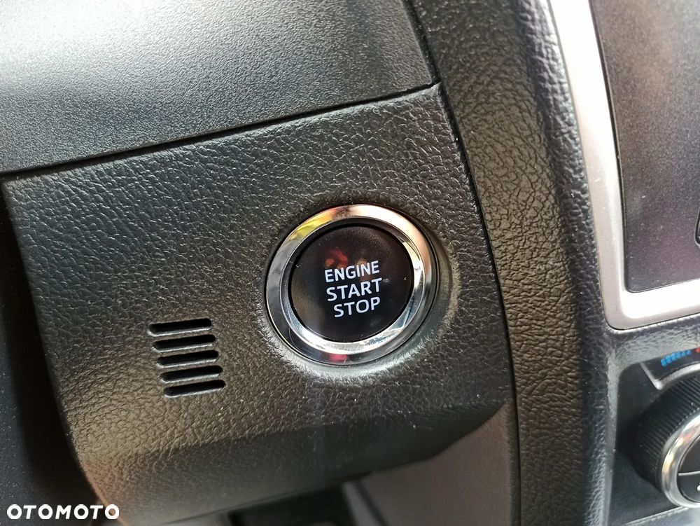 Toyota Auris 2.0 D-4D Touring Sports Executive - 33