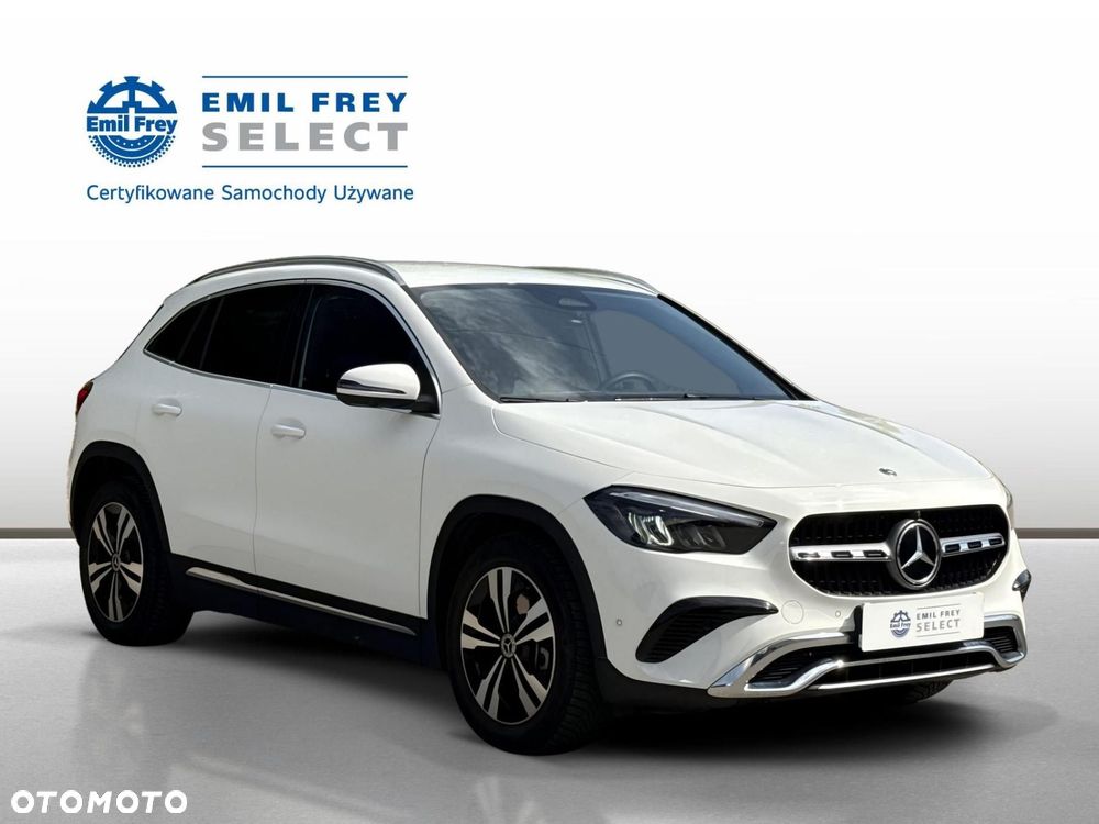 Mercedes-Benz GLA - 8