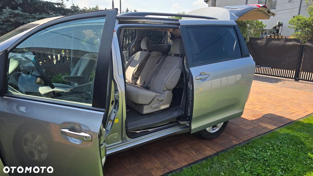 Toyota Sienna - 13