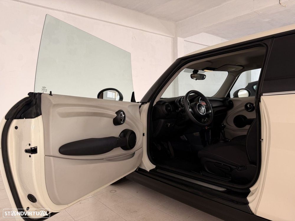 MINI 3 Portas One D - 10