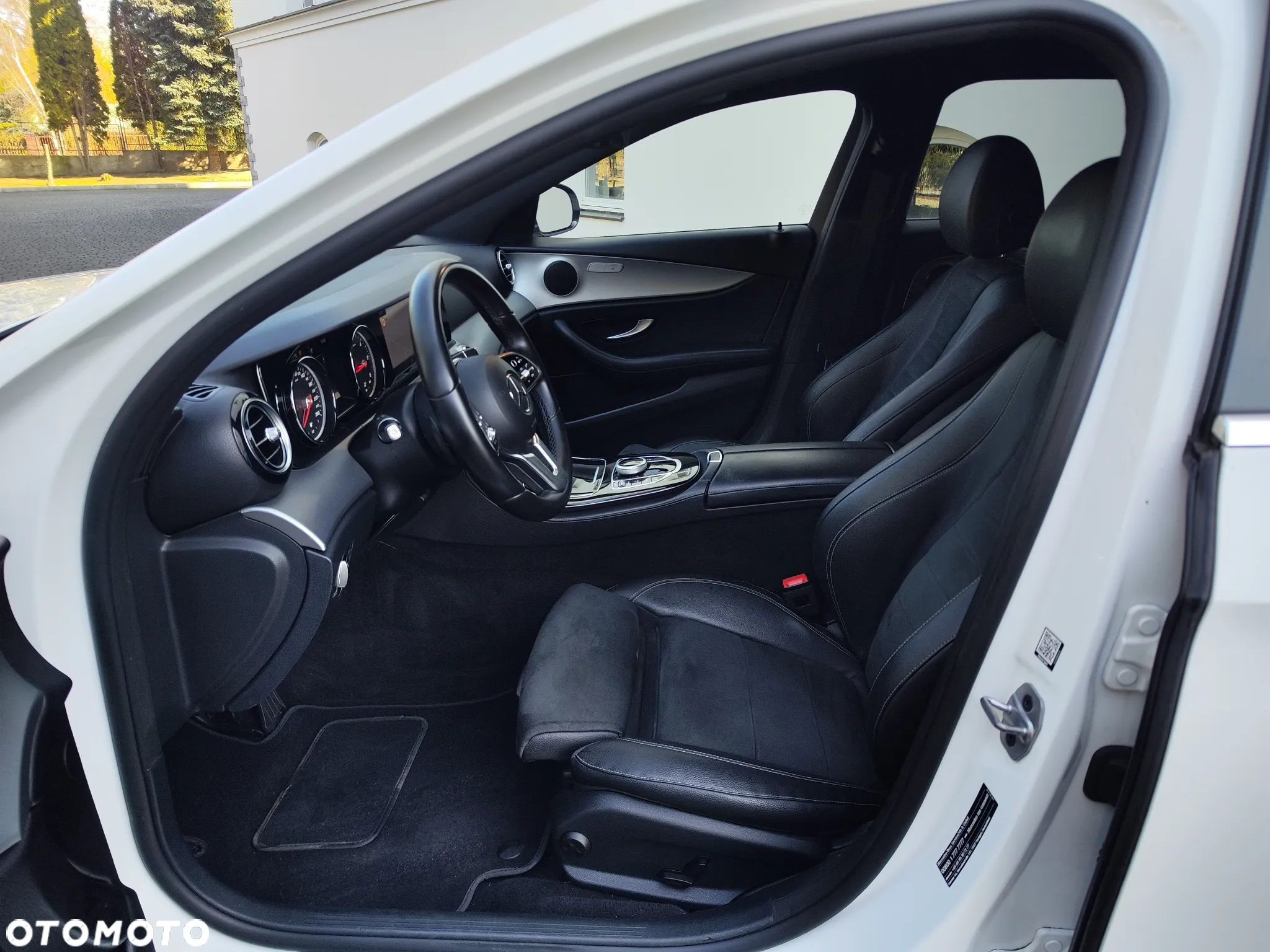 Mercedes-Benz Klasa E 220 d Avantgarde - 21
